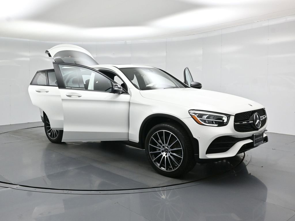 Used 2023 Mercedes-Benz GLC 300 4MATIC Coupe image 31