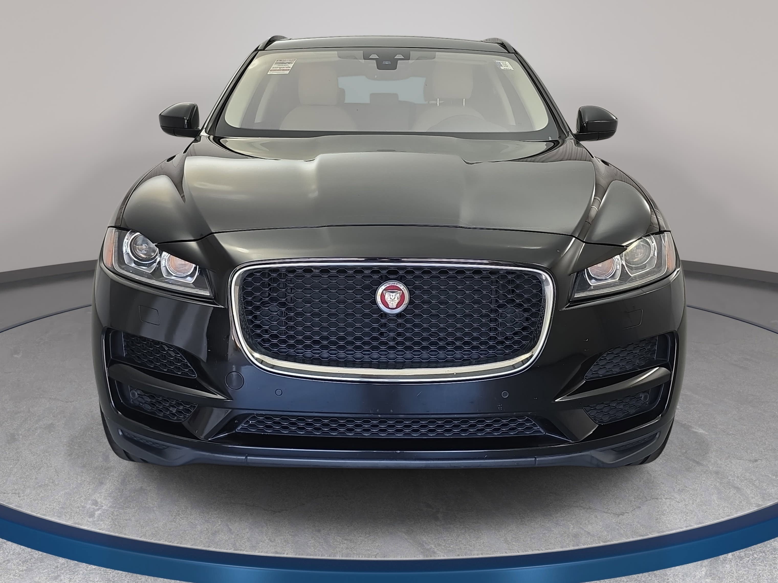 Used 2019 Jaguar F-PACE Premium AWD/4WD image 2