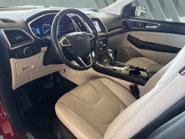 Used 2016 Ford Edge Titanium FWD image 10
