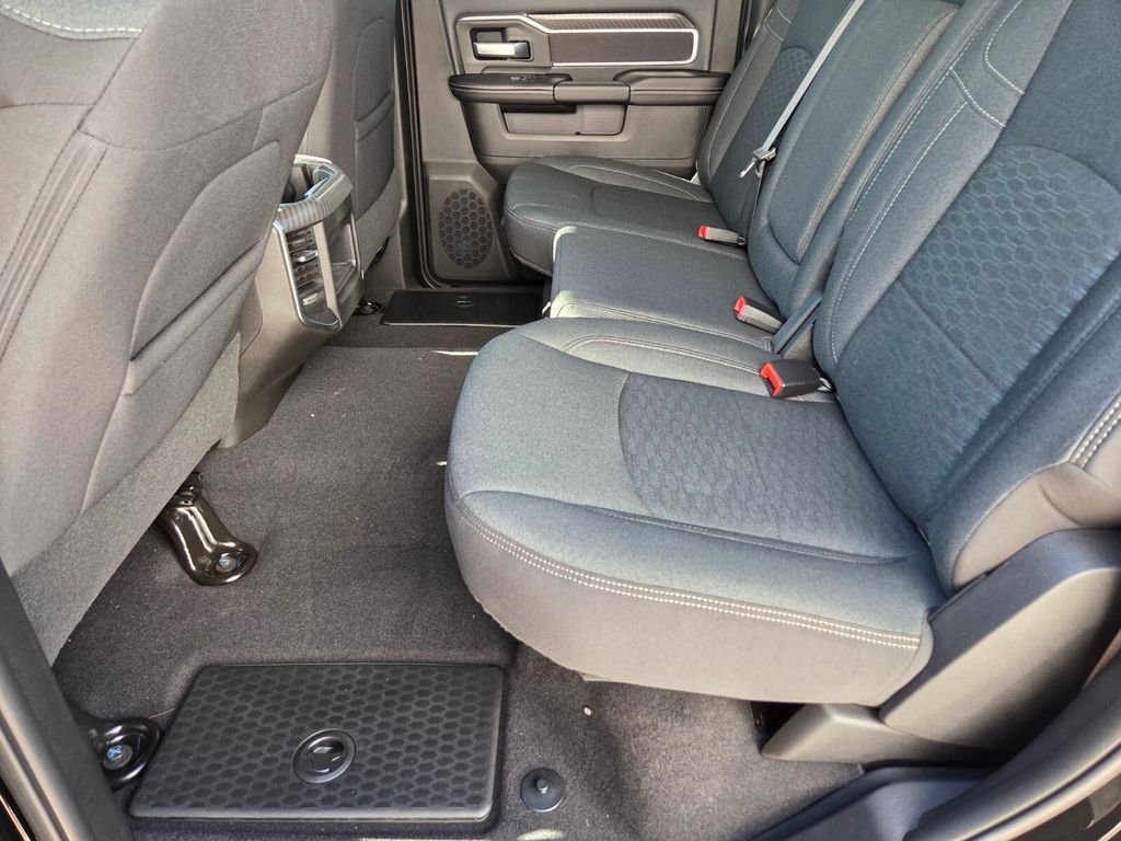 New 2027 RAM 3500 Big Horn AWD/4WD image 7