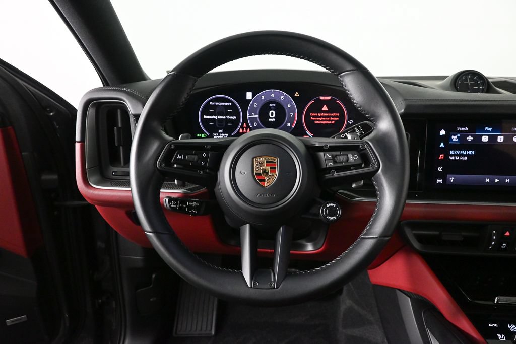 Used 2024 Porsche Cayenne S AWD/4WD image 2