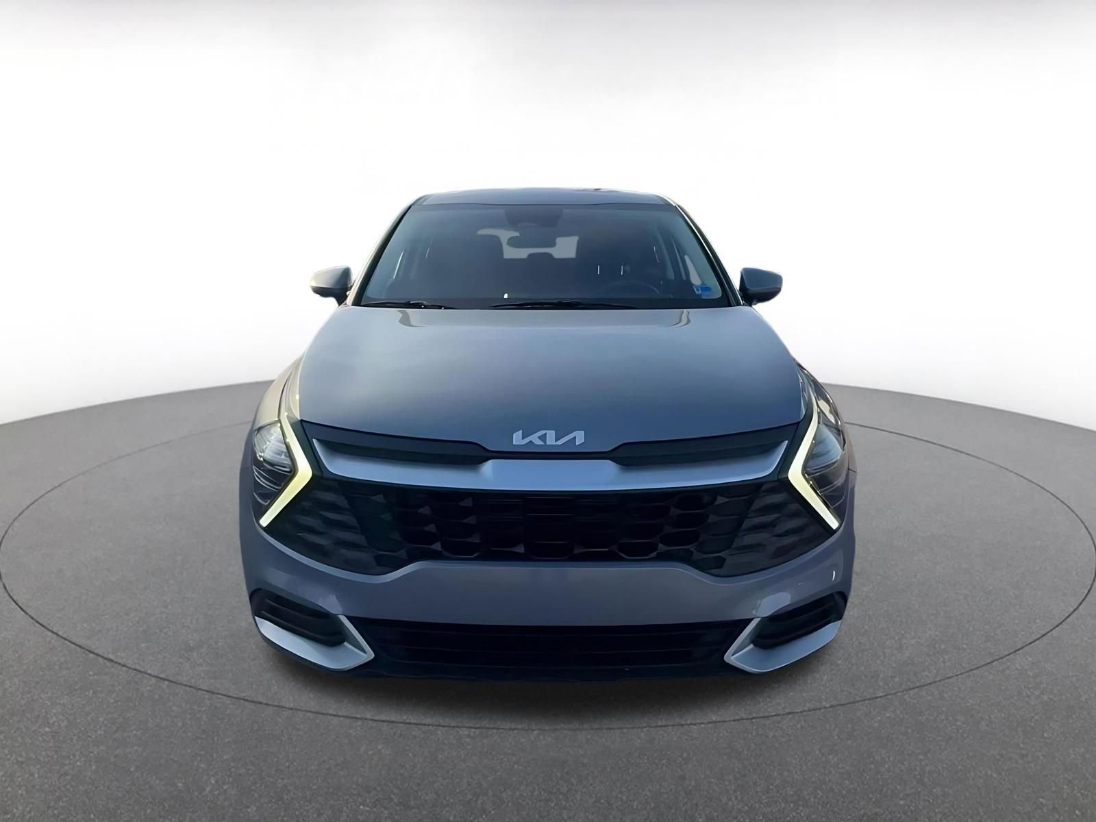 Used 2025 Kia Sportage LX image 4