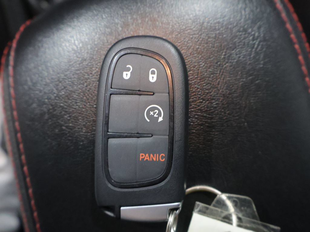 Used 2022 Jeep Cherokee Trailhawk AWD/4WD image 25