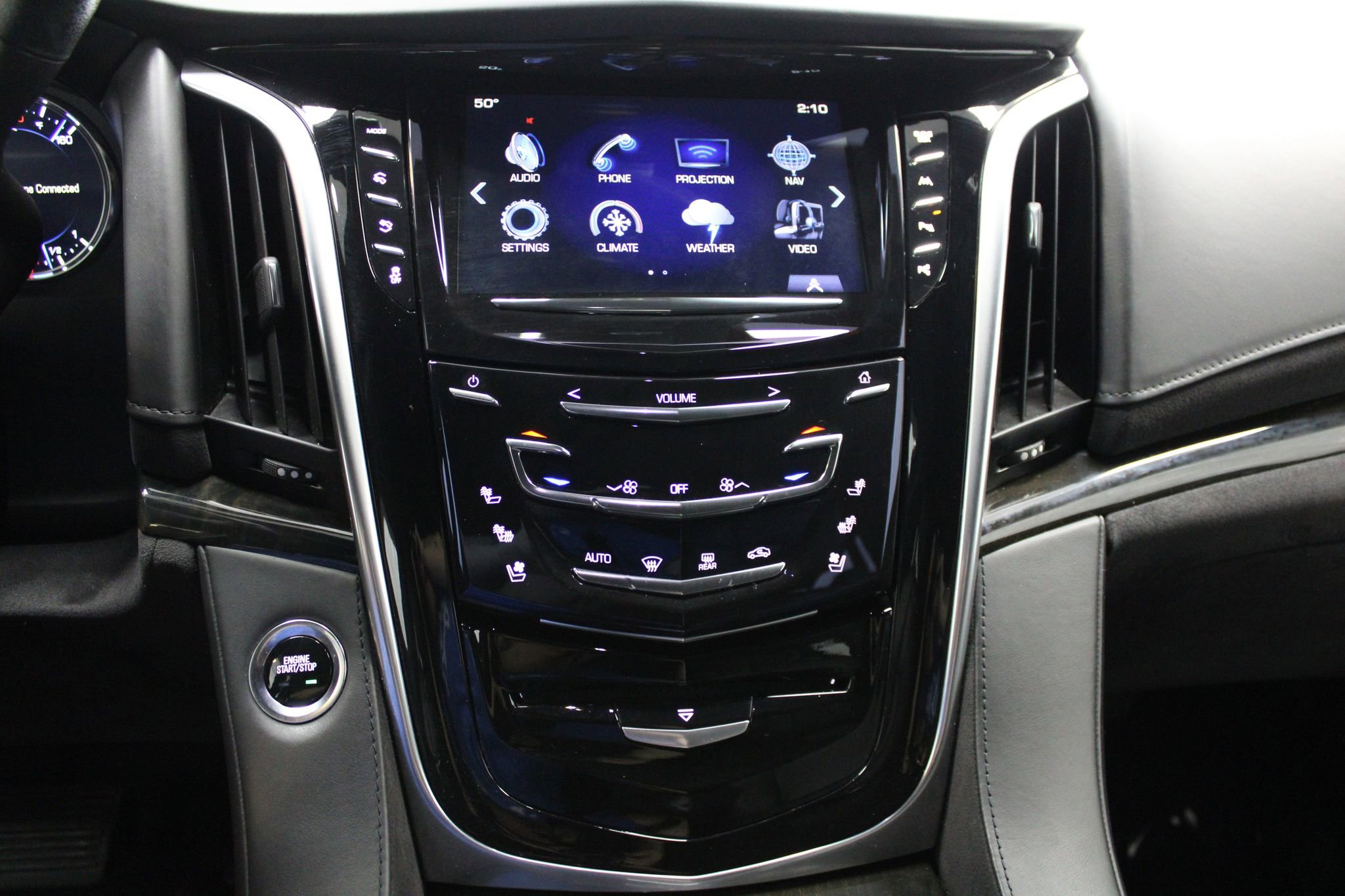 Used 2020 Cadillac Escalade ESV Platinum AWD/4WD image 36