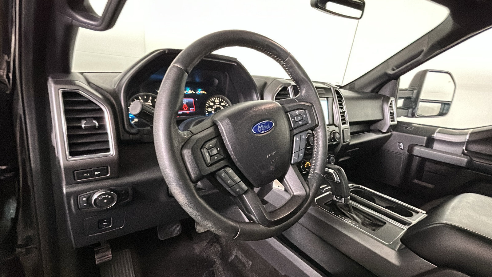 Used 2016 Ford F150 XLT w/ Equipment Group 302A Luxury AWD/4WD image 16