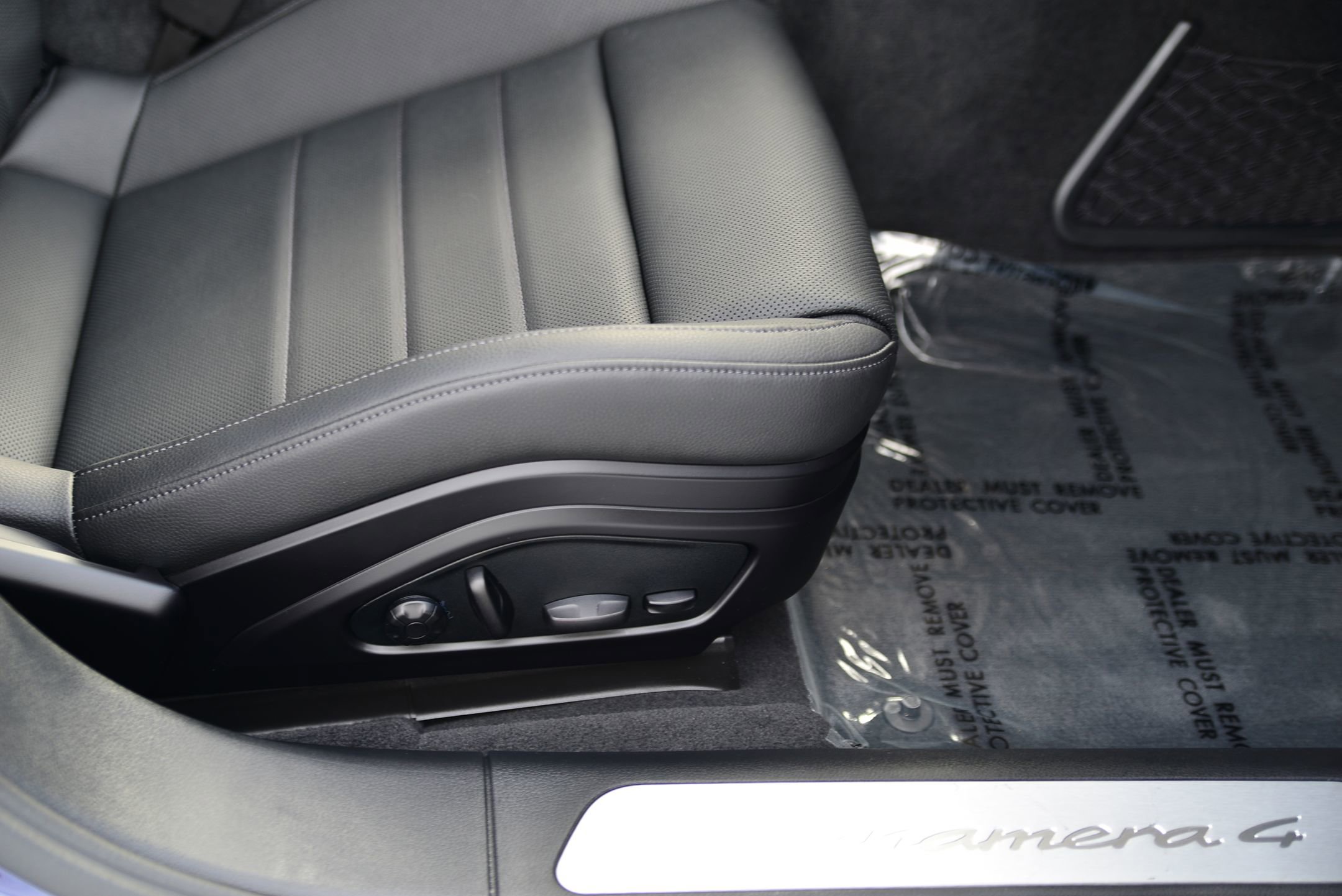 Certified 2024 Porsche Panamera 4 image 13