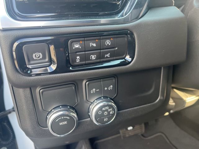 New 2026 GMC Yukon XL Elevation image 21