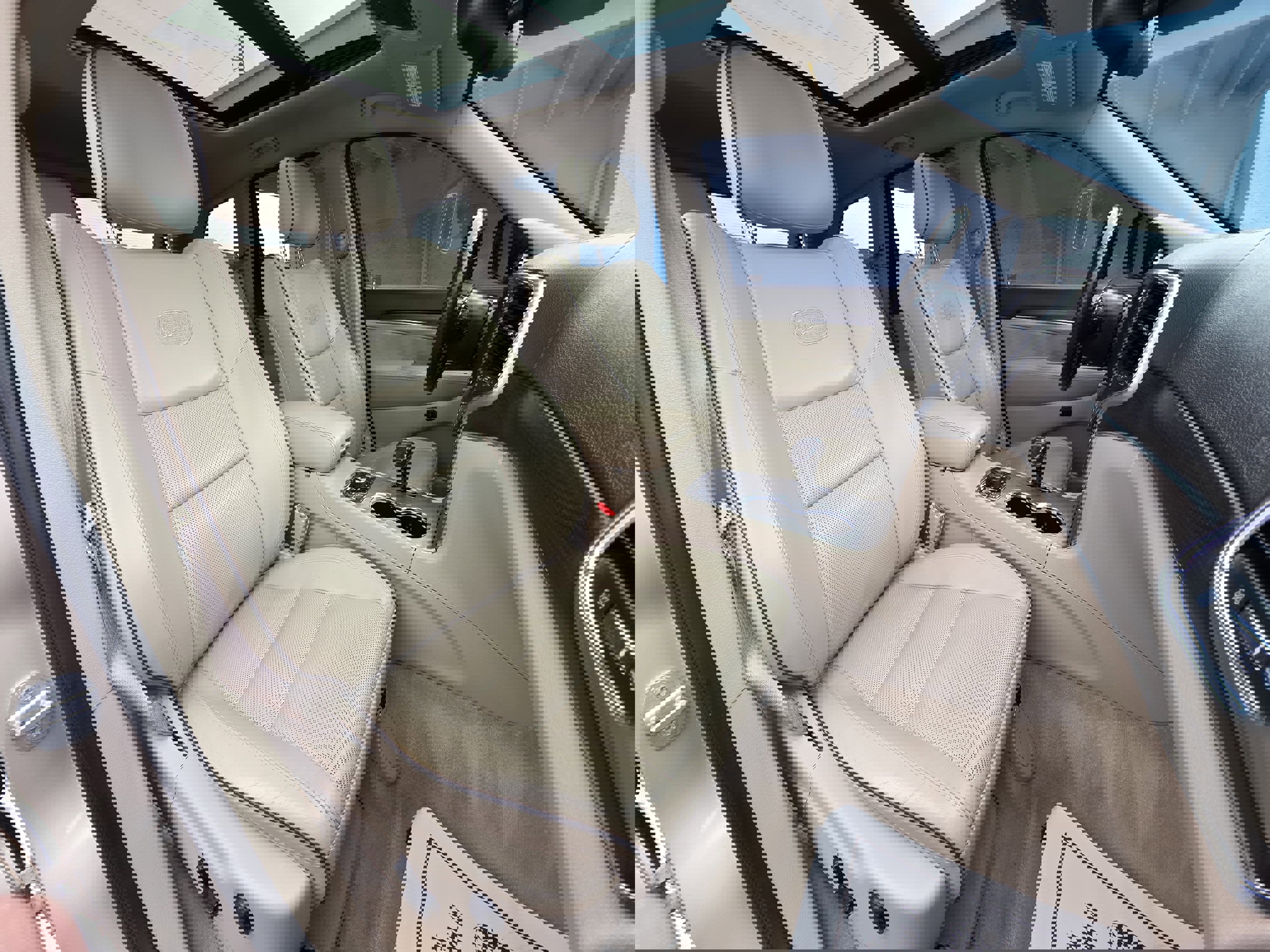 Used 2015 Jeep Grand Cherokee Overland w/ Advanced Technology Group image 16