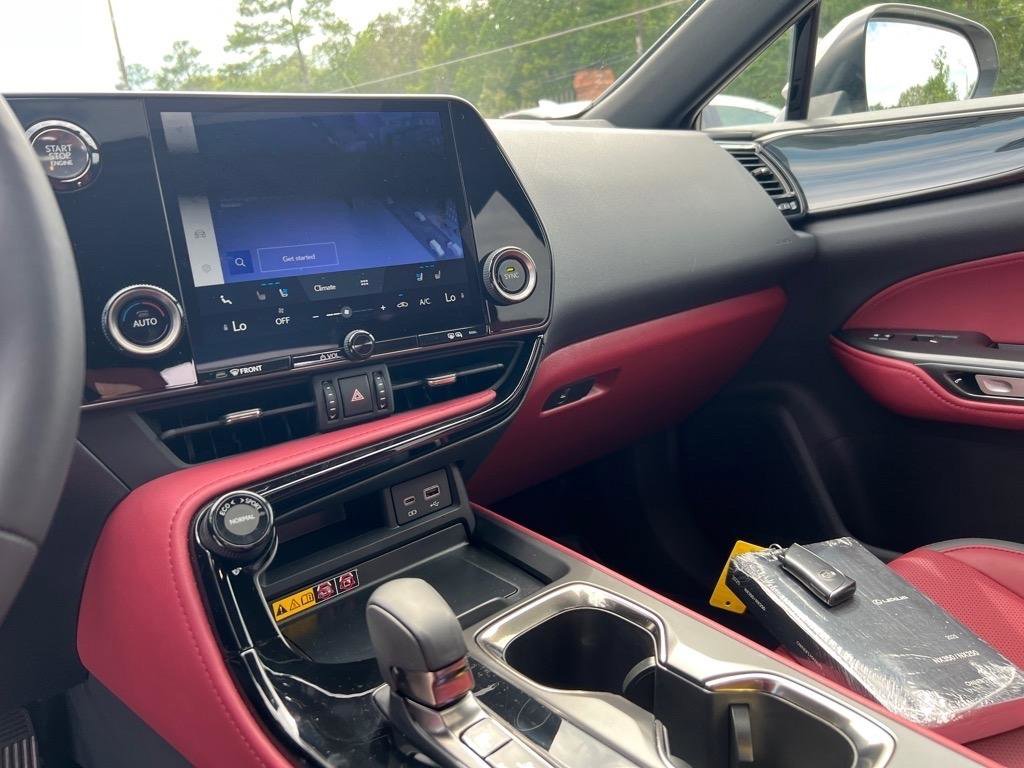 Used 2025 Lexus NX 250 FWD w/ Towing Package (2000 Lbs) image 14