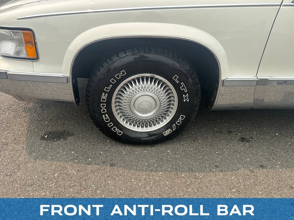 Used 1995 Cadillac Fleetwood Brougham RWD image 21