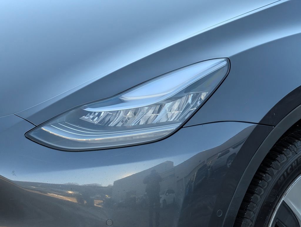 Used 2021 Tesla Model Y Long Range image 8