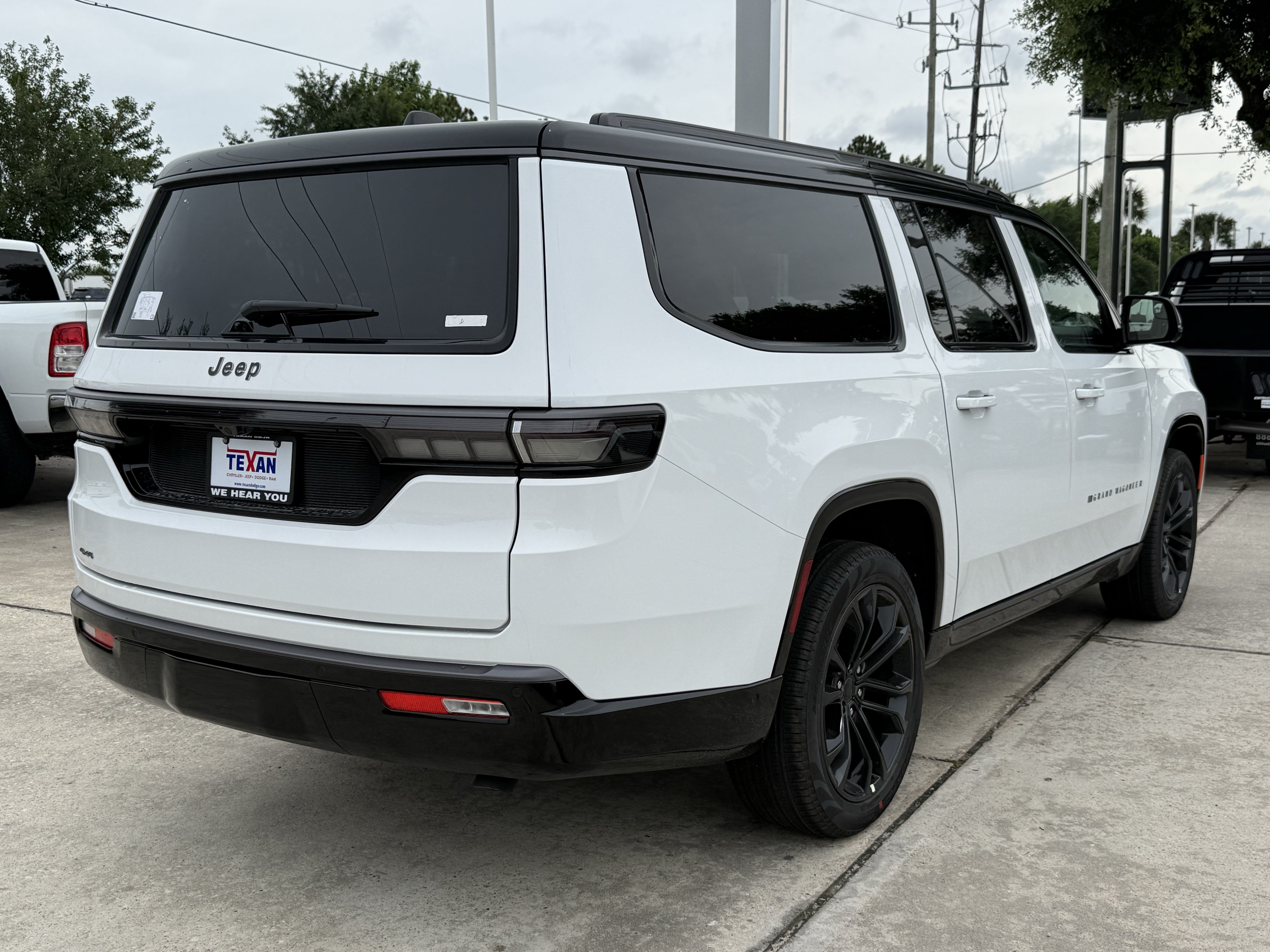 New 2026 Jeep Grand Wagoneer L Summit AWD/4WD image 5