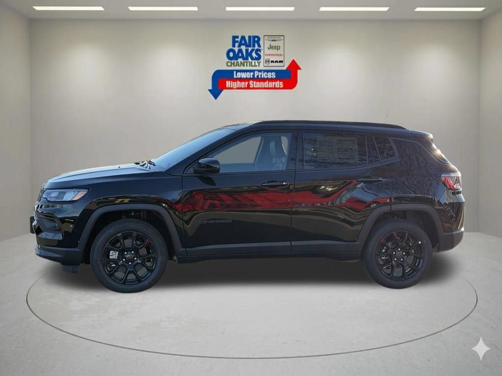 New 2026 Jeep Compass Latitude w/ Sun and Sound Group AWD/4WD image 11
