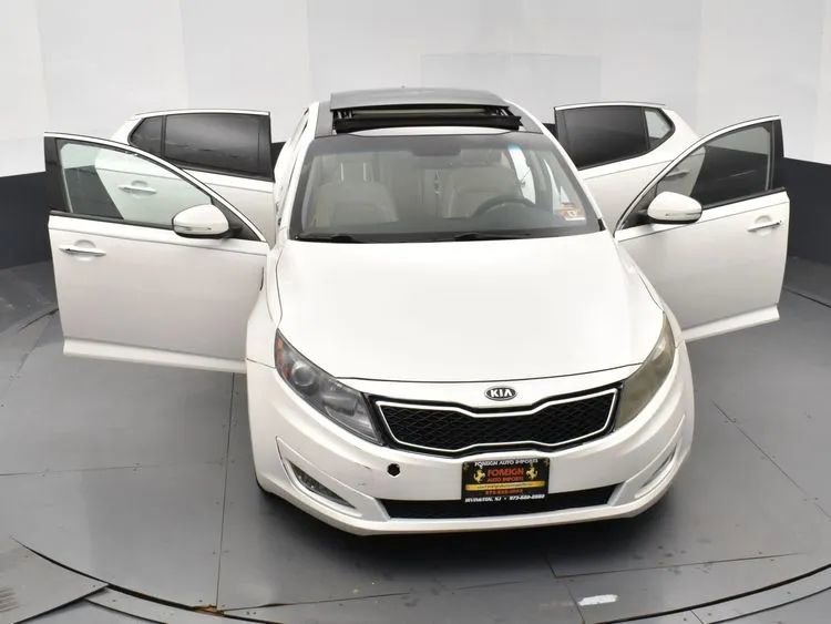 Used 2011 Kia Optima EX w/ Premium Pkg image 10