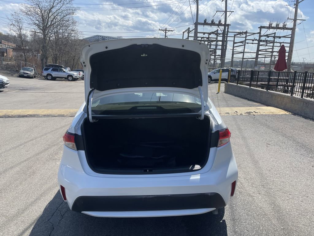 Used 2022 Toyota Corolla LE FWD image 13