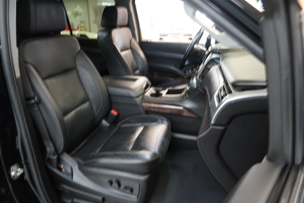 Used 2020 Chevrolet Suburban LT image 37