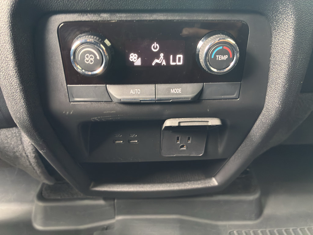 Used 2025 Chevrolet Traverse Z71 w/ Enhanced Driving Package AWD/4WD image 48