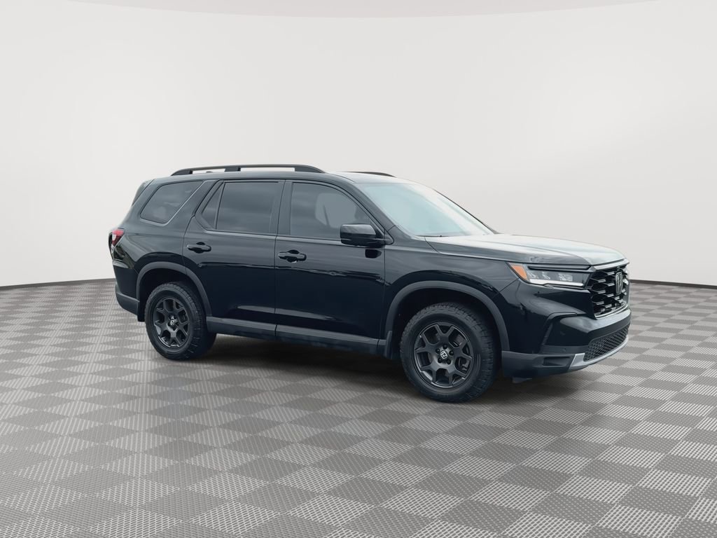 Used 2024 Honda Pilot TrailSport image 2