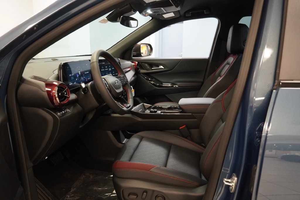 New 2027 Chevrolet Equinox RS w/ Convenience Package III AWD/4WD image 4