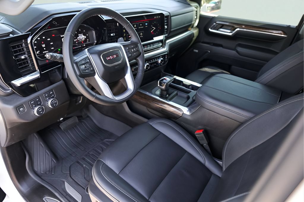 Used 2024 GMC Sierra 1500 Elevation w/ Elevation Premium Package AWD/4WD image 13