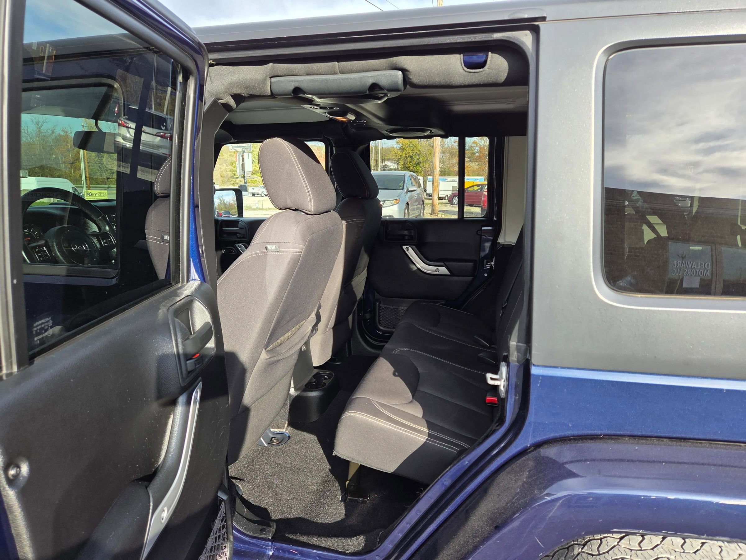 Used 2013 Jeep Wrangler Unlimited Sahara w/ Connectivity Group image 14