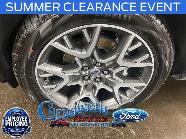 New 2025 Ford Explorer Platinum w/ Ultimate Package AWD/4WD image 8