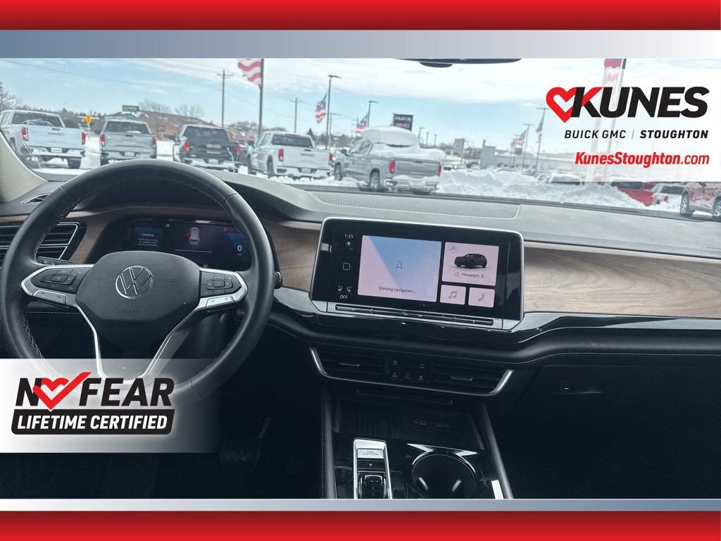 Used 2025 Volkswagen Atlas SE image 38