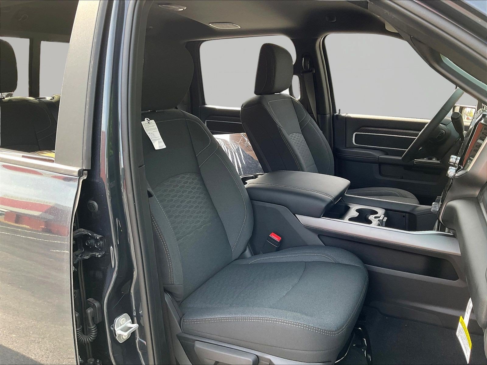 New 2026 RAM 3500 Big Horn AWD/4WD image 18