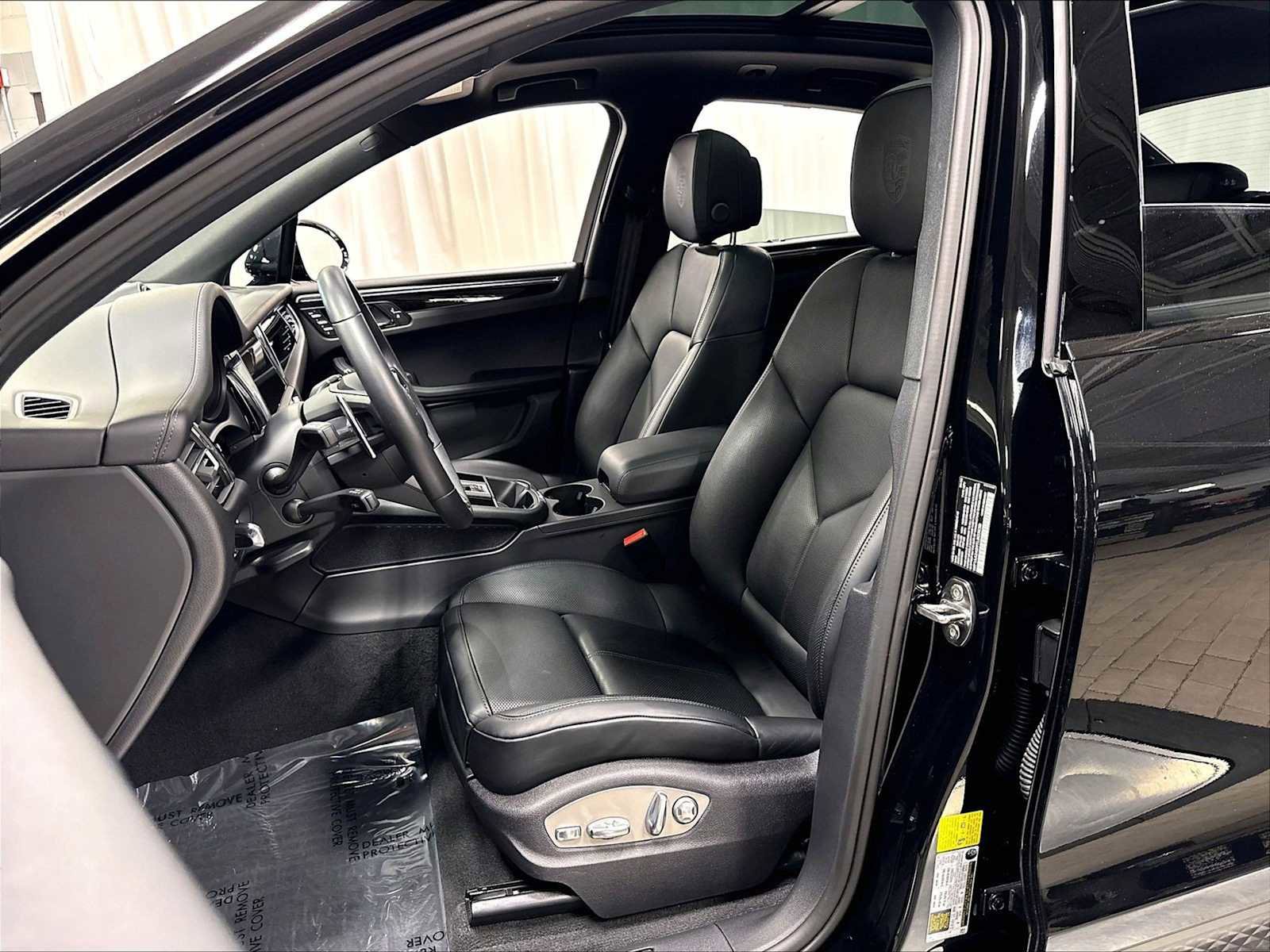 Used 2026 Porsche Macan AWD/4WD image 7