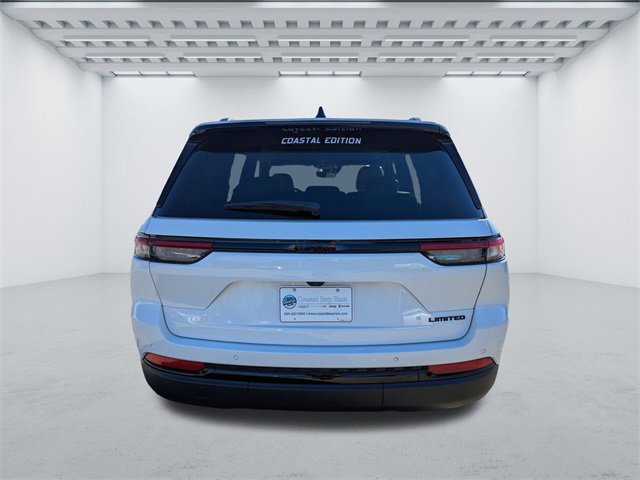 New 2025 Jeep Grand Cherokee Limited w/ Black Appearance Package image 5