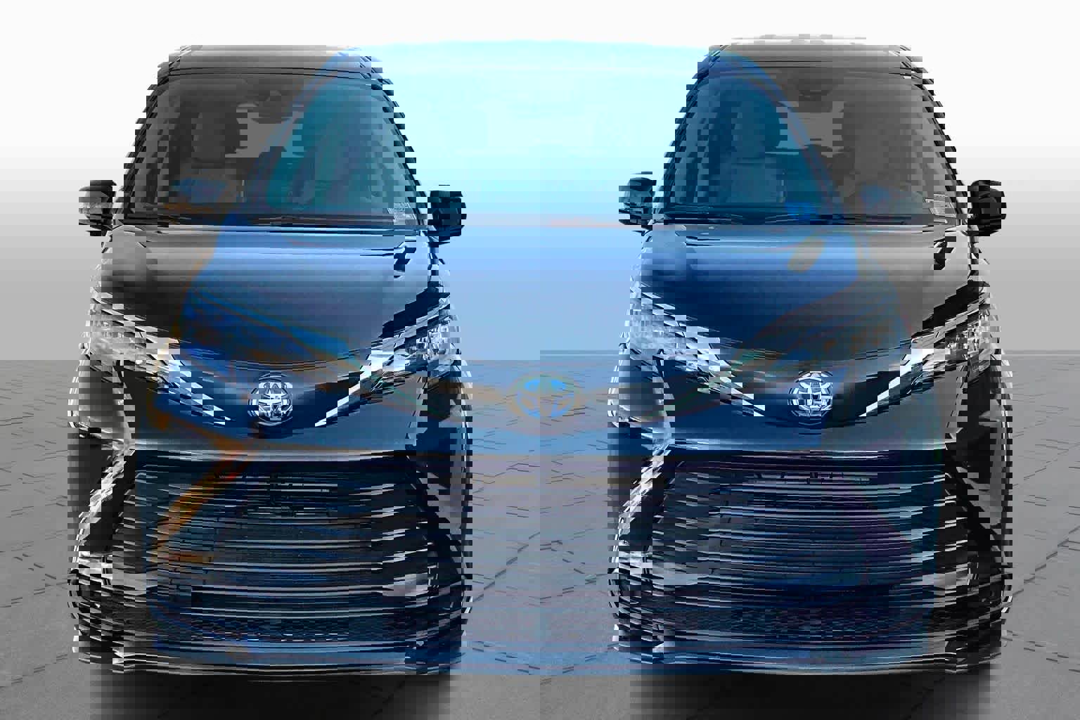 Certified 2024 Toyota Sienna LE image 4