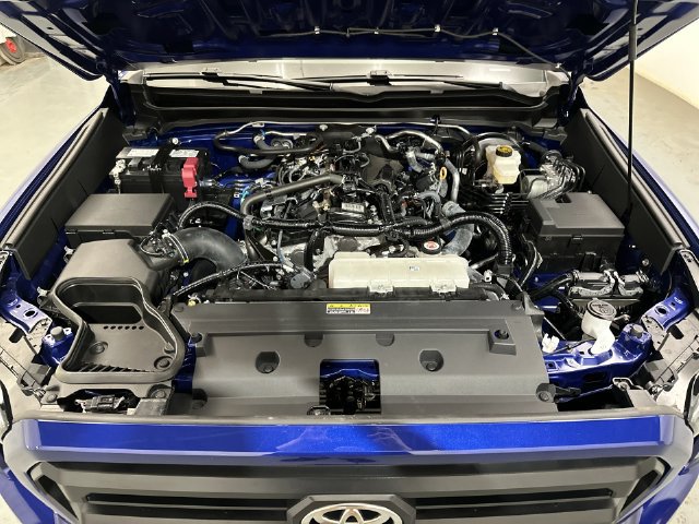 Used 2024 Toyota Tacoma SR5 AWD/4WD image 18