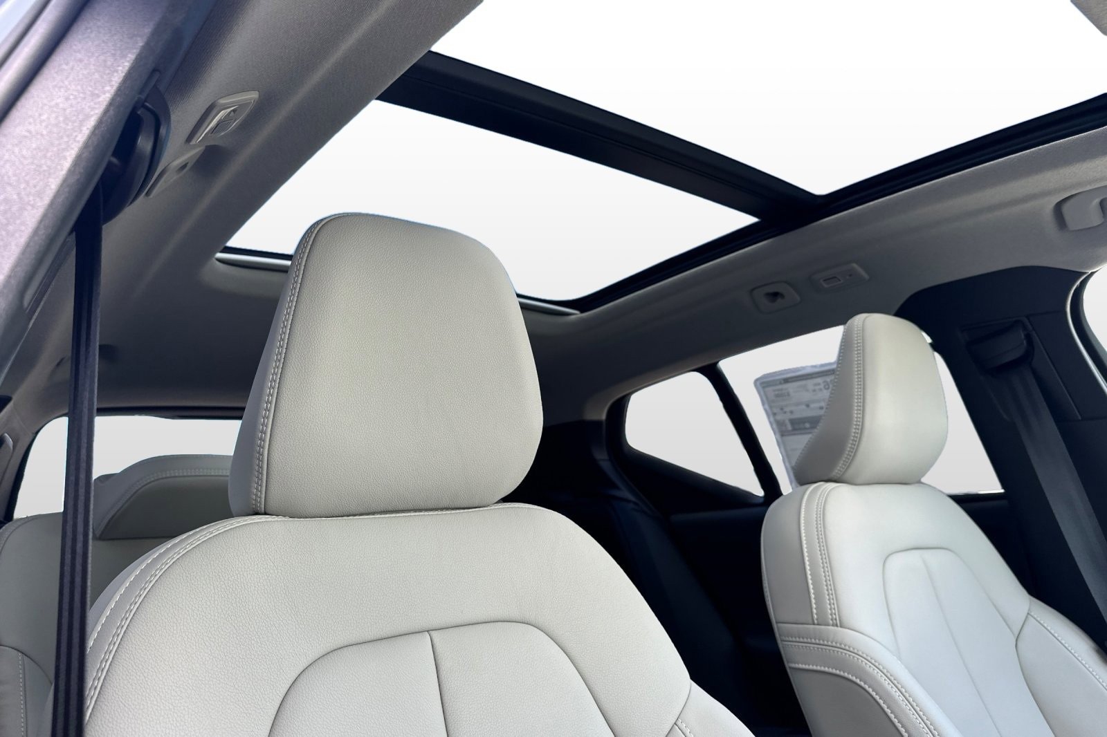 New 2026 Volvo XC40 B5 Plus w/ Protection Package Premier image 19