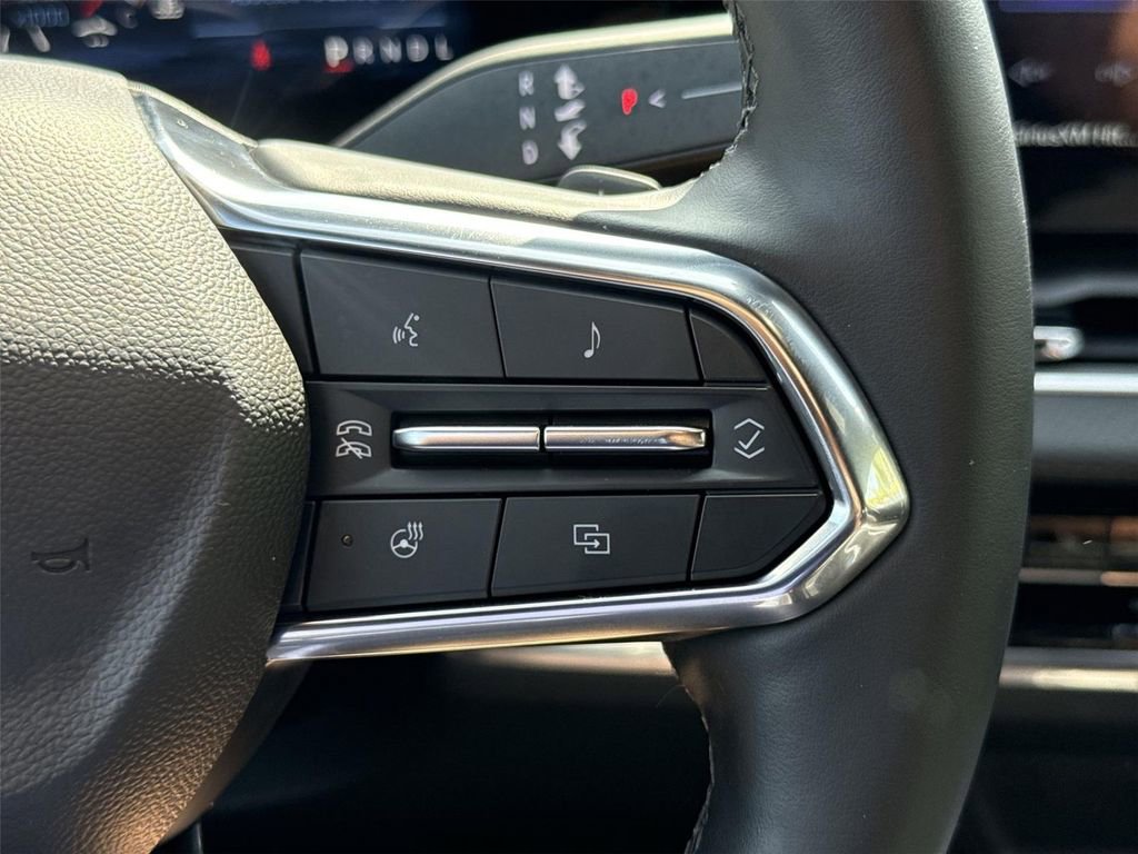 Used 2025 Chevrolet Equinox LT image 33