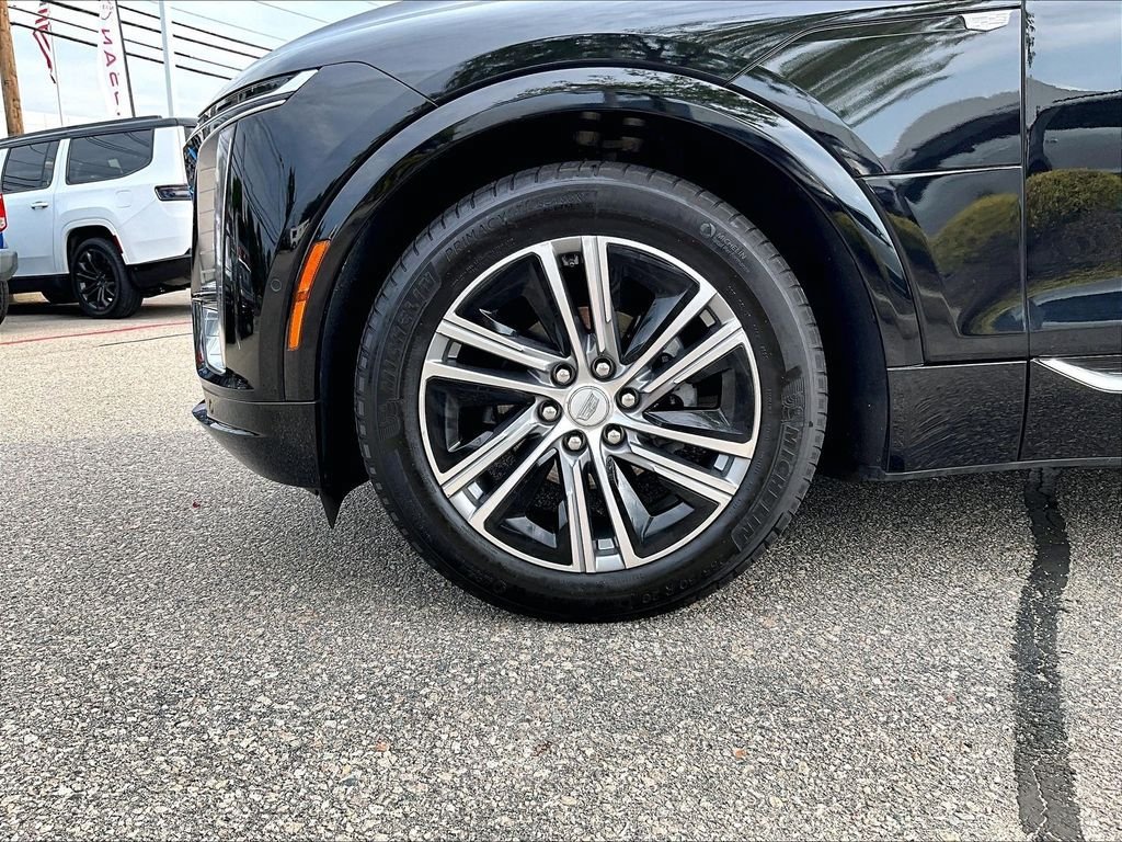 Used 2024 Cadillac Lyriq Luxury AWD/4WD image 7