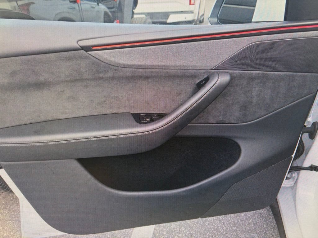 Used 2026 Tesla Model Y Long Range AWD/4WD image 6