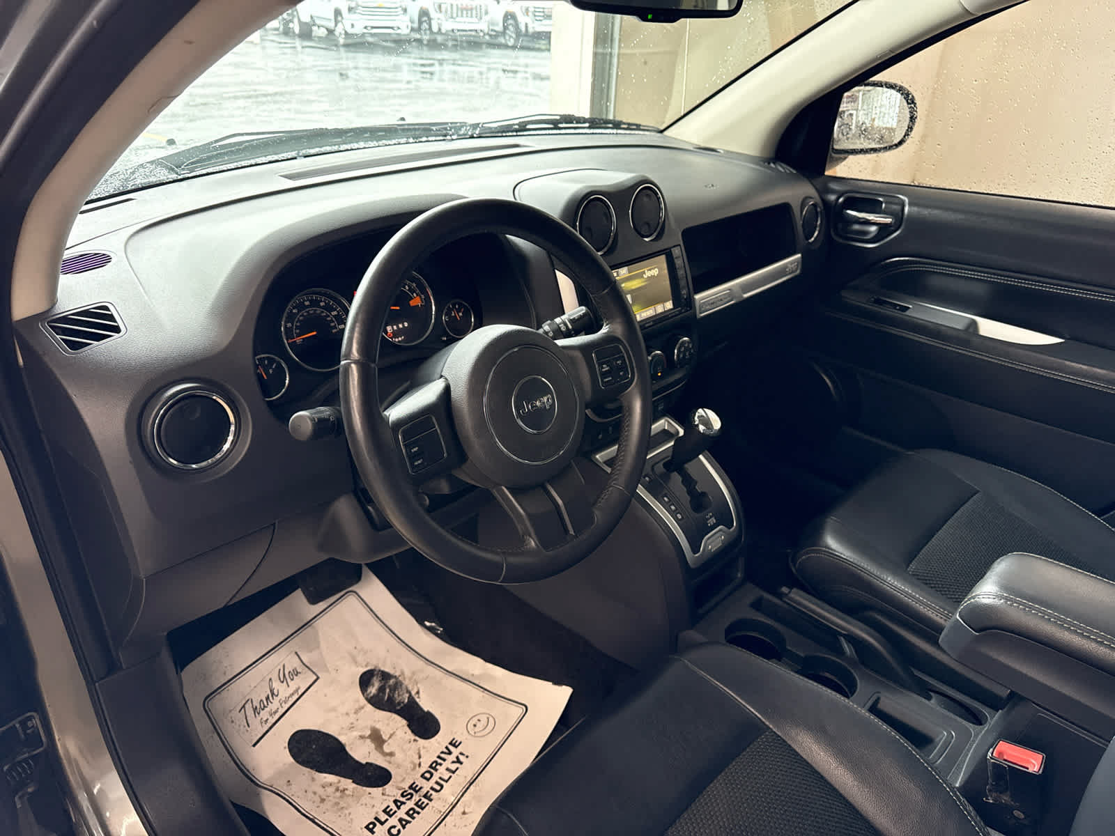 Used 2014 Jeep Compass Latitude FWD image 12