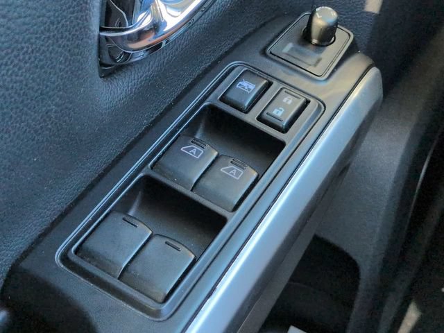 Used 2020 Nissan Titan SV w/ SV Convenience Package RWD image 24