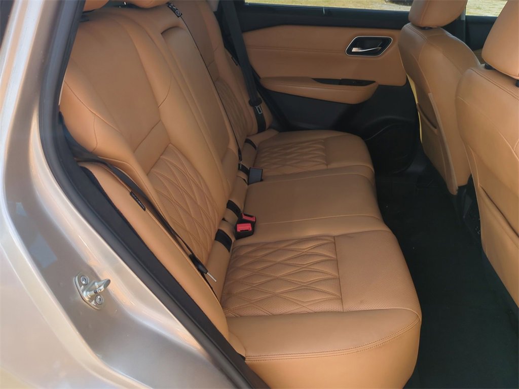 Used 2021 Nissan Rogue Platinum image 27