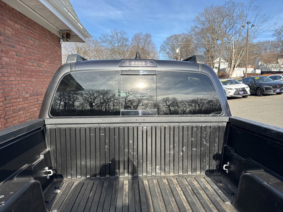 Used 2022 Toyota Tacoma TRD Off-Road image 14