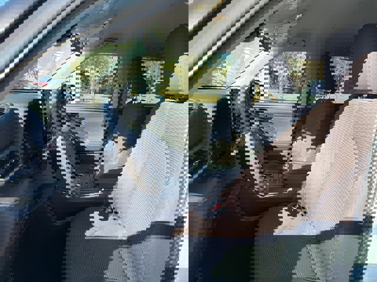 Used 2020 Toyota Highlander L image 9