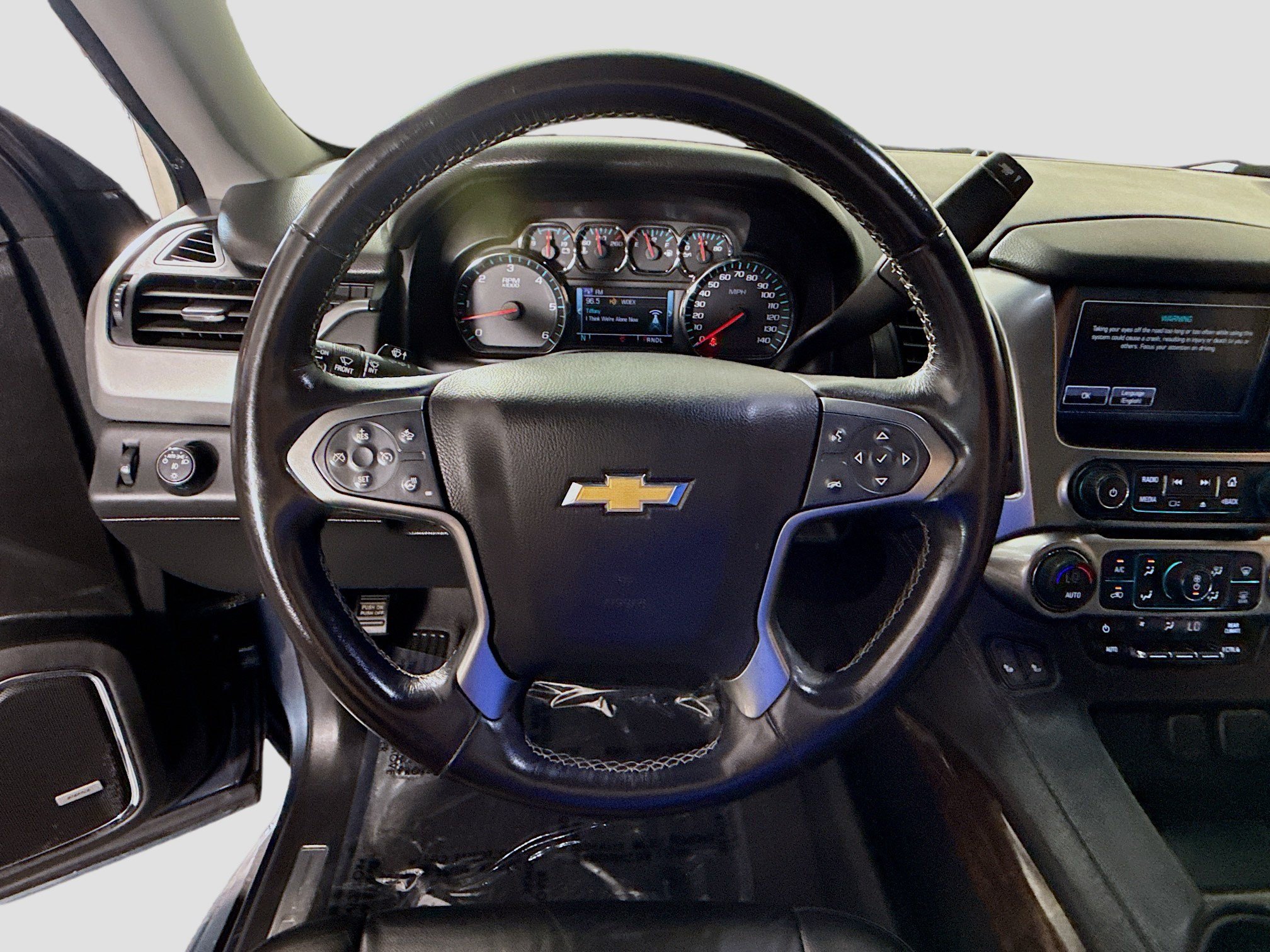 Used 2020 Chevrolet Suburban LT w/ Luxury Package RWD image 13