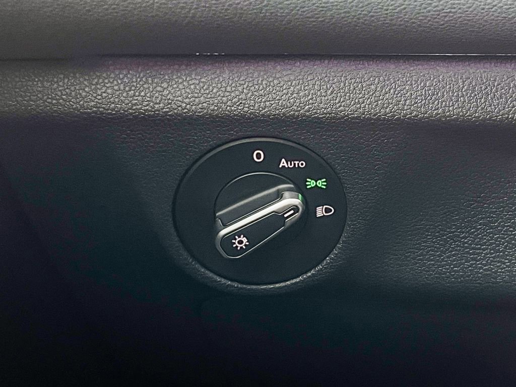 Used 2025 Volkswagen Jetta GLI Autobahn image 30