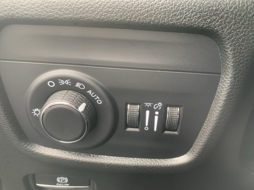 Used 2025 Jeep Grand Cherokee L Altitude image 19