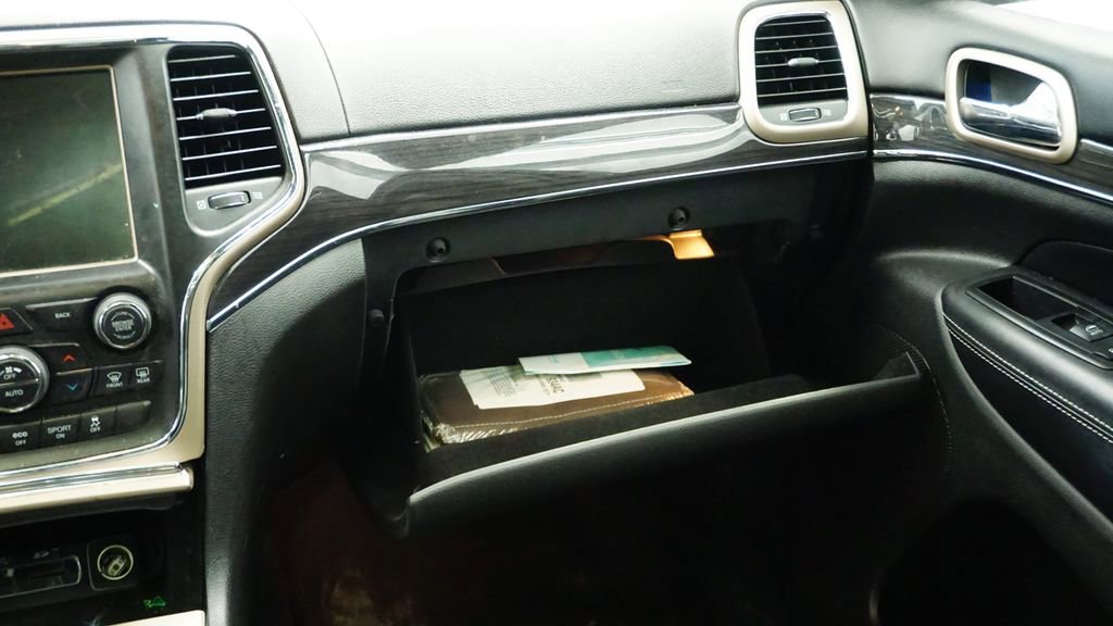 Certified 2017 Jeep Grand Cherokee Overland image 28