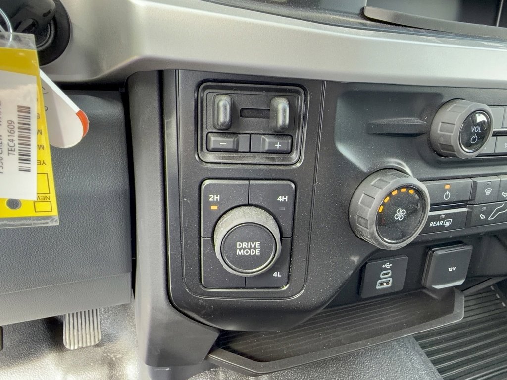 New 2026 Ford F350 XL w/ XL Chrome Package image 35
