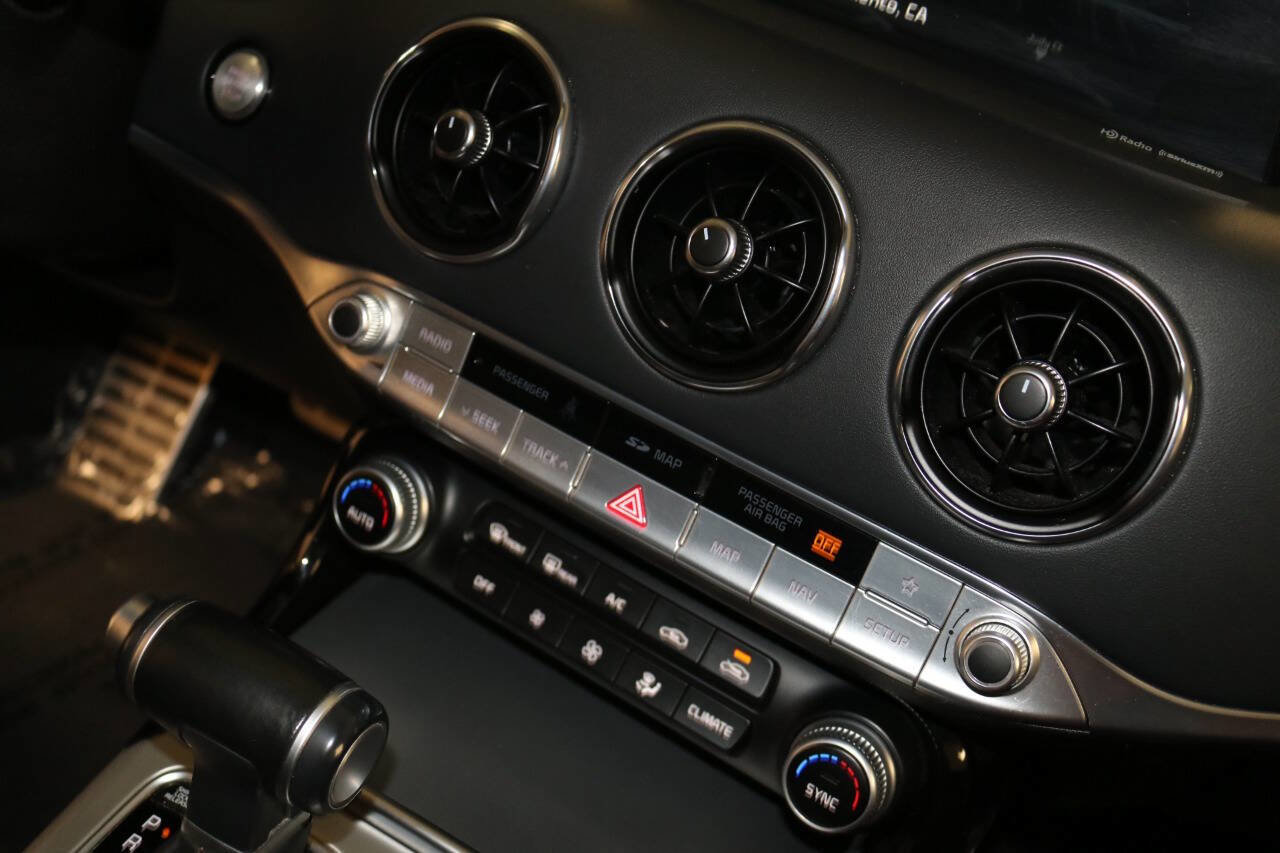 Used 2019 Kia Stinger GT1 RWD image 34