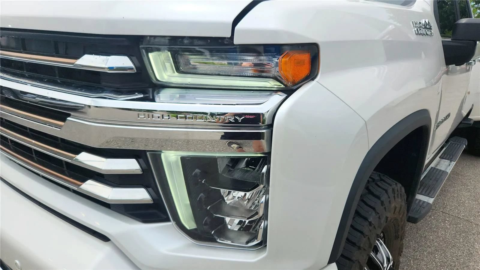 Used 2021 Chevrolet Silverado 3500 High Country AWD/4WD image 3