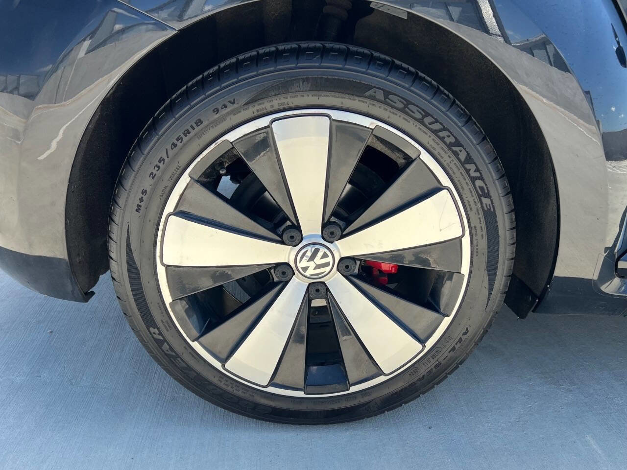 Used 2014 Volkswagen Beetle R-Line FWD image 22