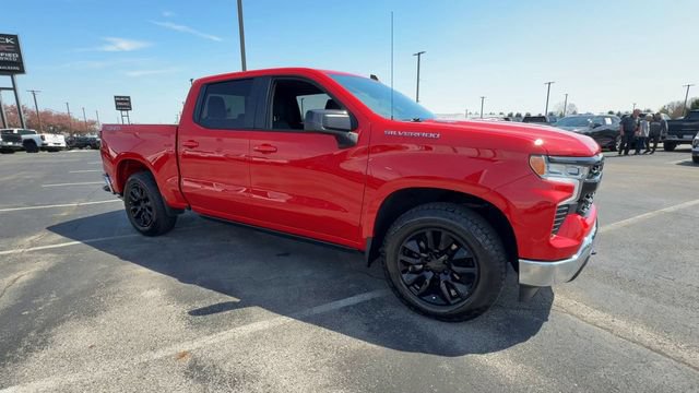 Used 2025 Chevrolet Silverado 1500 LT AWD/4WD image 2